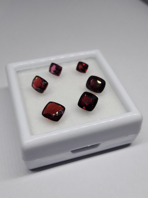 Red Garnet - 5.95 Carat