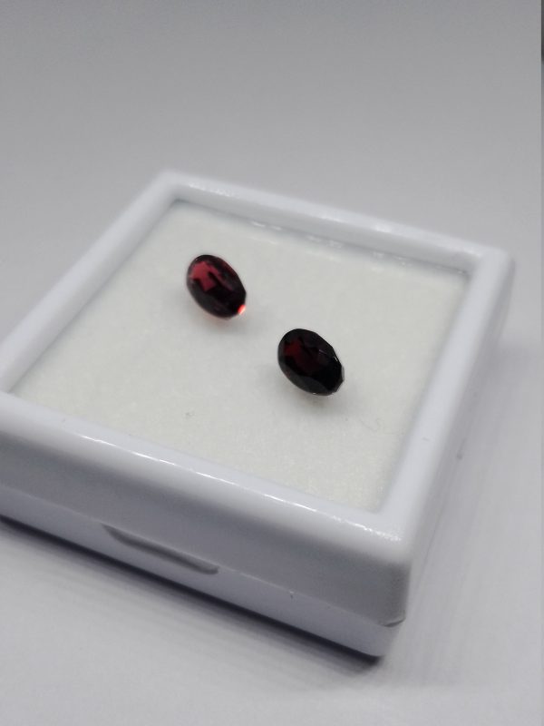 Red Garnet - 2.35 Carat