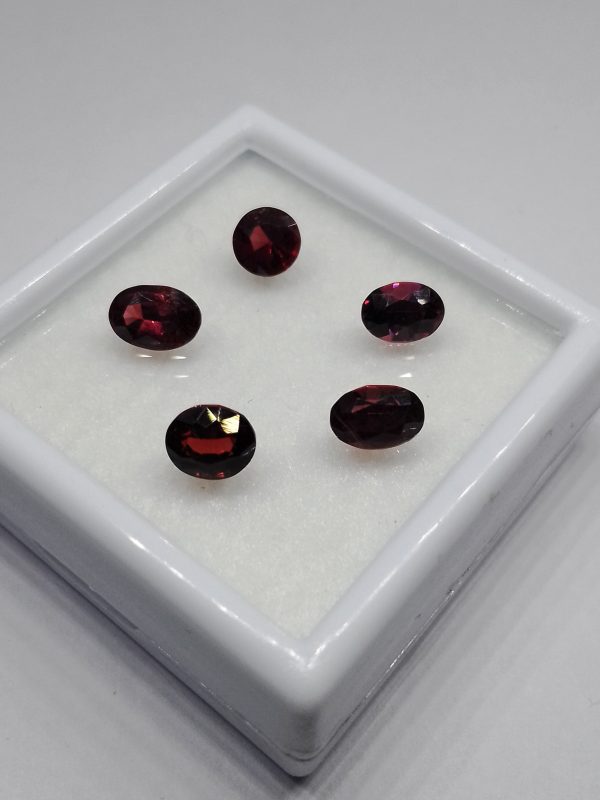 Red Garnet - 4.15 Carat