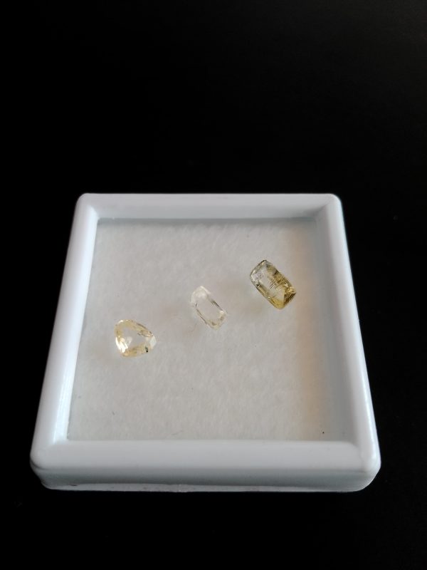 Natural white Sapphire xx cat - 15