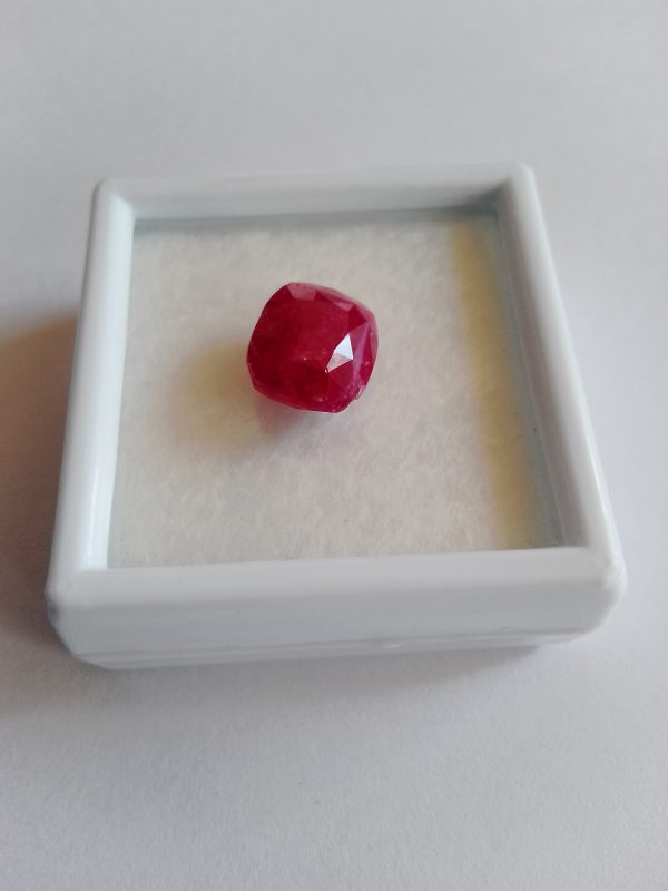 Natural Red Sapphire xx cat - 006